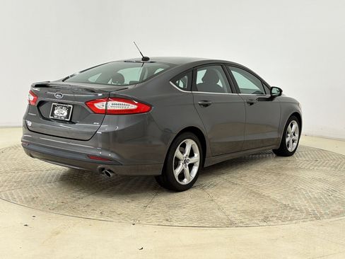 Used 2016 Ford Fusion SE FWD image 9
