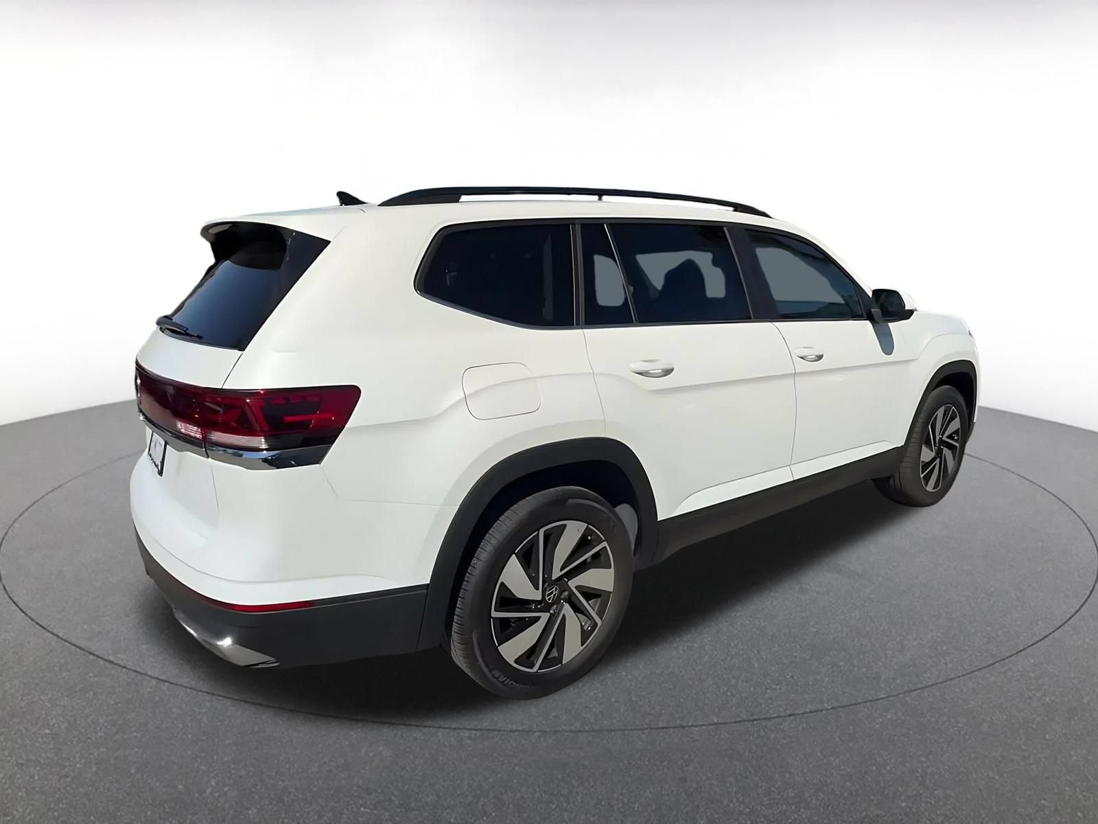 Used 2026 Volkswagen Atlas SE FWD image 14
