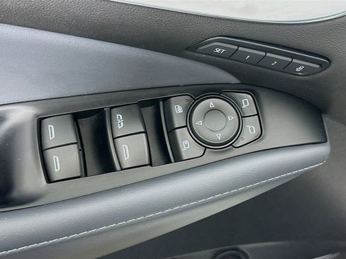 Used 2024 Buick Enclave Premium image 15