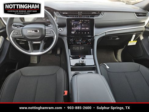 New 2025 Jeep Grand Cherokee L Laredo w/ Luxury Tech Group I image 11