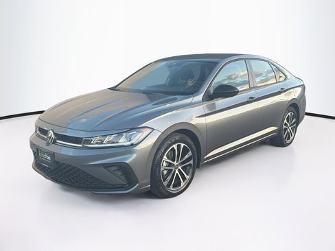 Used 2025 Volkswagen Jetta Sport FWD image 3