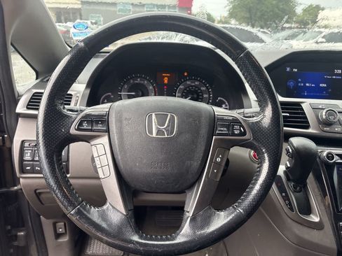 Used 2014 Honda Odyssey Touring Elite image 9