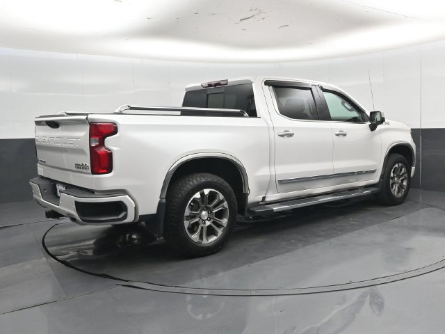 Used 2024 Chevrolet Silverado 1500 High Country w/ Z71 Off-Road Package AWD/4WD image 3