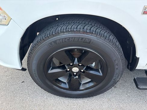 Used 2015 RAM 1500 Express RWD image 9