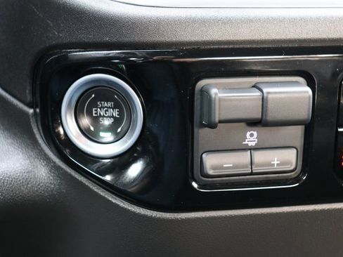 Used 2025 GMC Sierra 1500 SLT image 26