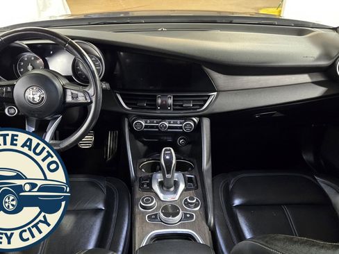 Used 2022 Alfa Romeo Giulia Ti image 23