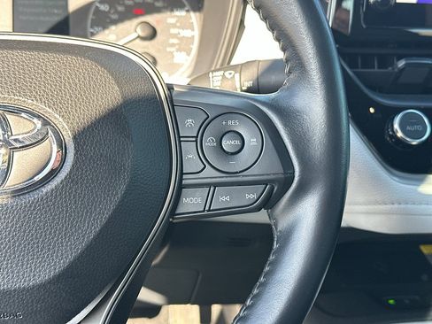 Used 2024 Toyota Corolla SE w/ SE Premium Package image 15
