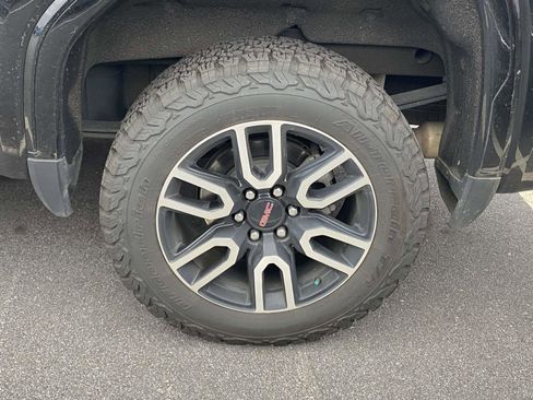 Used 2022 GMC Sierra 1500 AT4 w/ AT4 Premium Package image 8