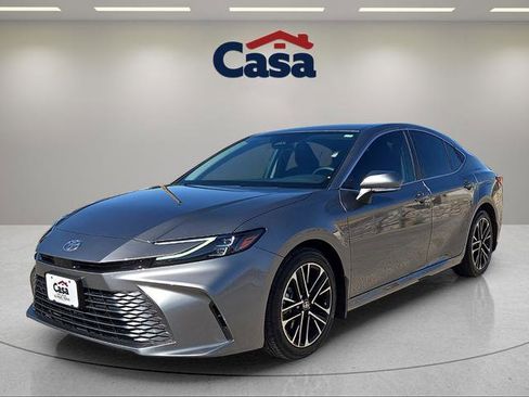 Used 2026 Toyota Camry XLE image 6
