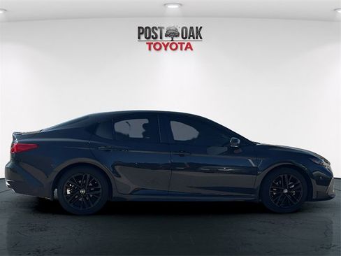 Used 2025 Toyota Camry SE image 8