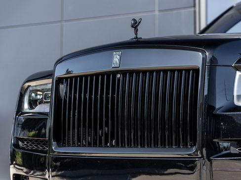Used 2023 Rolls-Royce Cullinan Black Badge w/ Dark Exterior Package image 17