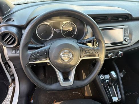 Used 2019 Nissan Kicks S w/ Exterior Electronics Package FWD image 11