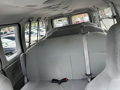 Used 2011 Ford E-350 and Econoline 350 XLT RWD image 14