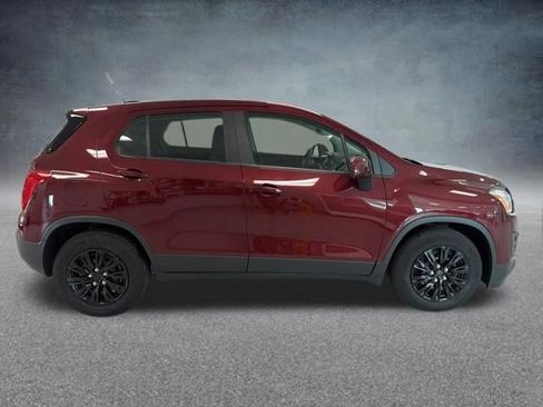 Used 2016 Chevrolet Trax LS w/ LPO, Cargo Package FWD image 5