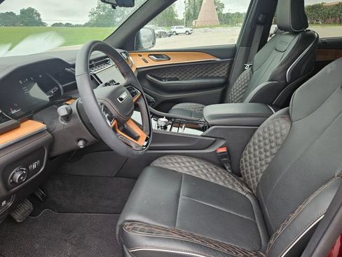 Used 2025 Jeep Grand Cherokee Summit w/ Adv Protech Group IV AWD/4WD image 9