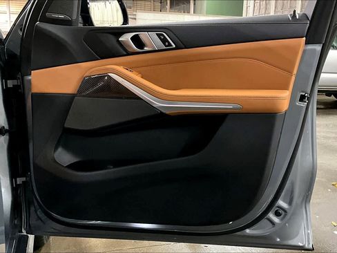 Used 2025 BMW X5 M60i image 22