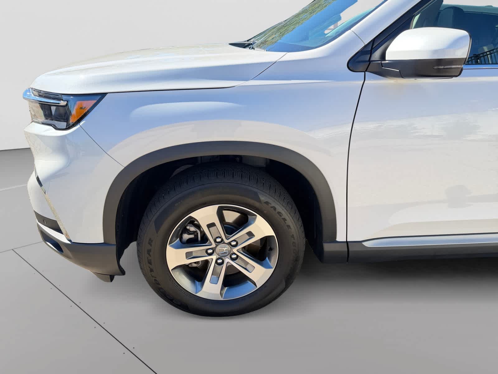Used 2025 Honda Pilot EX-L image 9