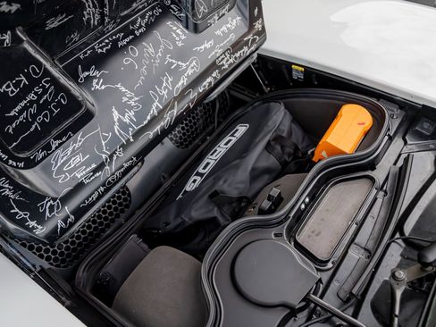 Used 2005 Ford GT image 36