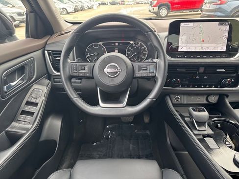 Used 2023 Nissan Rogue SL w/ SL Premium Package image 15