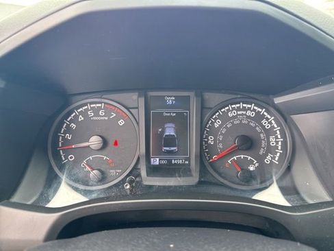 Used 2021 Toyota Tacoma SR AWD/4WD image 15