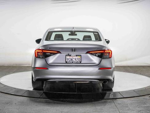 Used 2023 Honda Civic Sport image 3