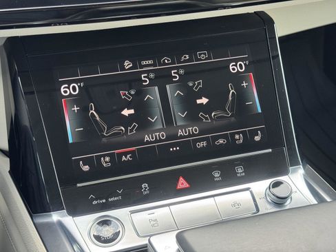 Used 2022 Audi e-tron Premium Plus w/ Premium Plus Package image 16