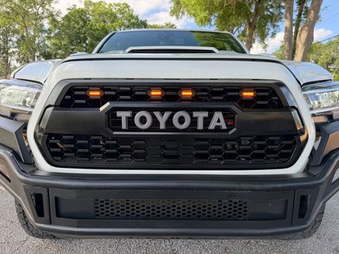 Used 2019 Toyota Tacoma TRD Sport w/ Technology Package AWD/4WD image 26