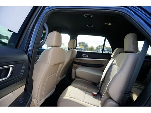 Used 2016 Ford Explorer FWD image 18