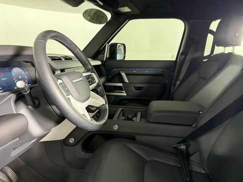 Used 2024 Land Rover Defender 110 X-Dynamic SE image 34
