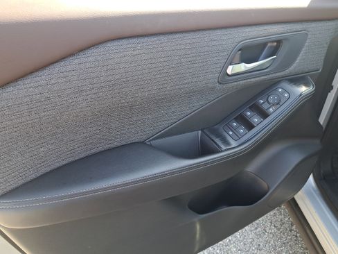 Certified 2023 Nissan Rogue SV image 14