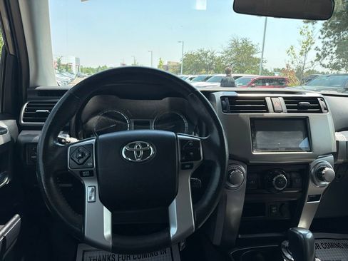 Used 2018 Toyota 4Runner SR5 AWD/4WD image 22
