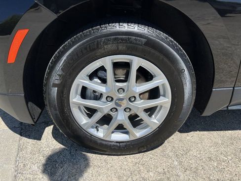 Used 2023 Chevrolet Equinox LT image 33