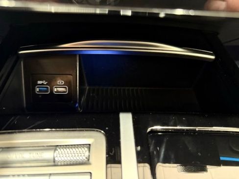 Used 2023 Genesis G80 2.5T image 34