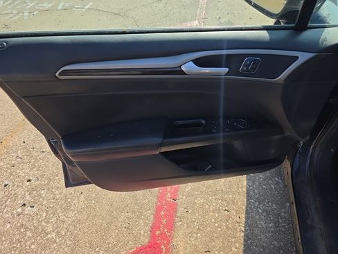 Used 2014 Ford Fusion SE w/ Equipment Group 202A image 6