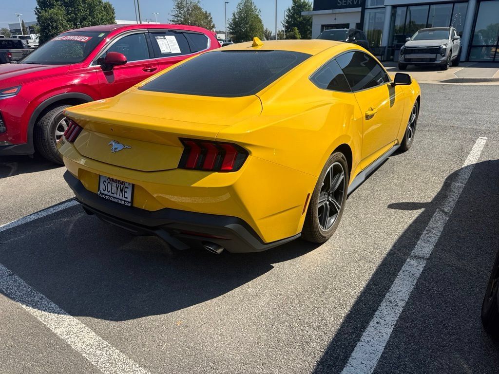 Used 2024 Ford Mustang Coupe RWD image 3