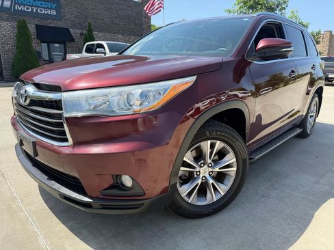 Used 2015 Toyota Highlander XLE FWD image 1