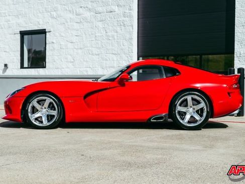 Used 2014 SRT Viper SRT-10 w/ Grand Touring Package RWD image 45