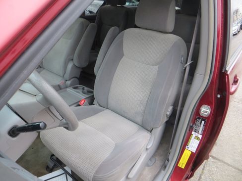 Used 2007 Toyota Sienna LE image 16