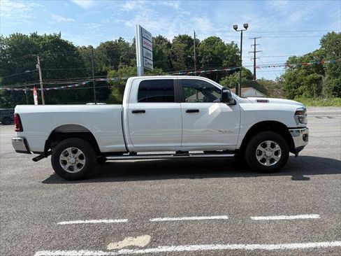 Certified 2025 RAM 2500 Big Horn AWD/4WD image 6