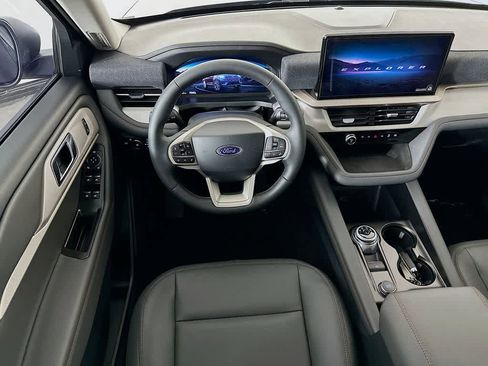 New 2026 Ford Explorer Active w/ Active Comfort Package RWD image 10
