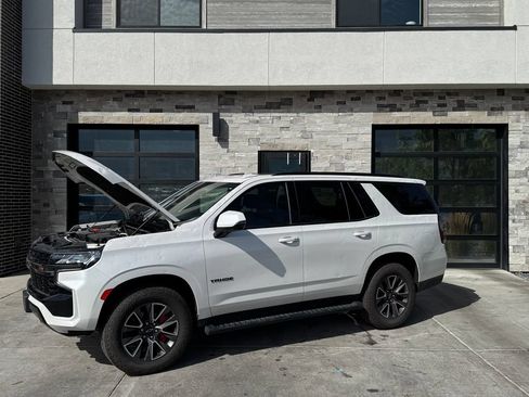 Used 2021 Chevrolet Tahoe Z71 w/ Z71 Signature Package AWD/4WD image 23