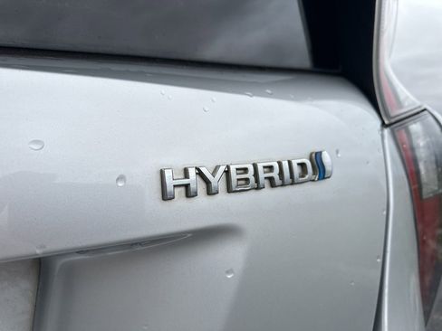 Used 2017 Toyota Prius Two w/ Carpet Mat Package image 4