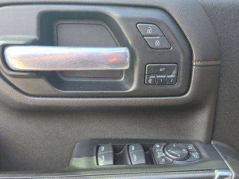 Used 2022 GMC Sierra 2500 AT4 w/ AT4 Premium Plus Package AWD/4WD image 11
