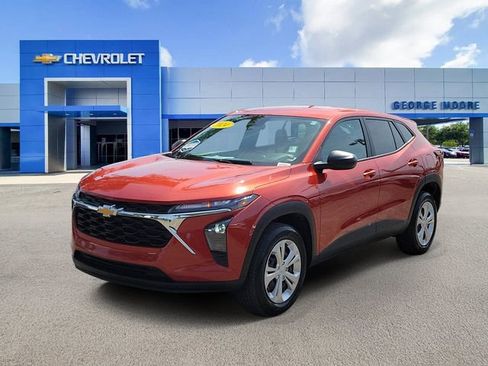 Certified 2024 Chevrolet Trax LS FWD image 2