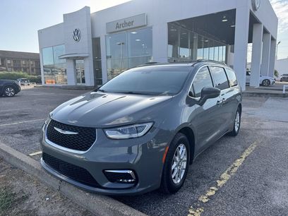 Used 2022 Chrysler Pacifica Touring-L