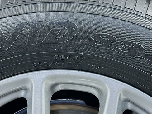 Used 2023 Chrysler Pacifica Touring-L FWD image 31