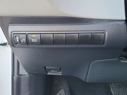 Certified 2025 Toyota Corolla SE image 23