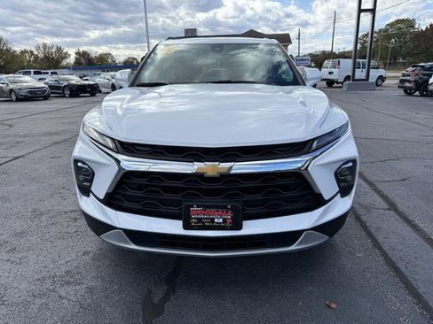 Used 2023 Chevrolet Blazer LT image 2