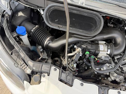 Used 2020 Ford Transit 250 Medium Roof AWD image 10