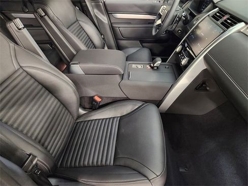 New 2026 Land Rover Discovery Limited Edition image 3